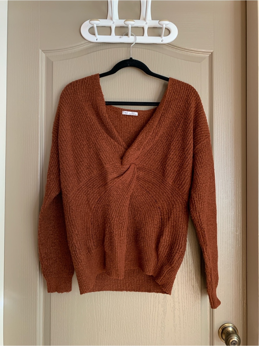 Dex Twist Front V-Neck Sweater Size M Rust Orange Ribbed Knit Cozy Fall Layering